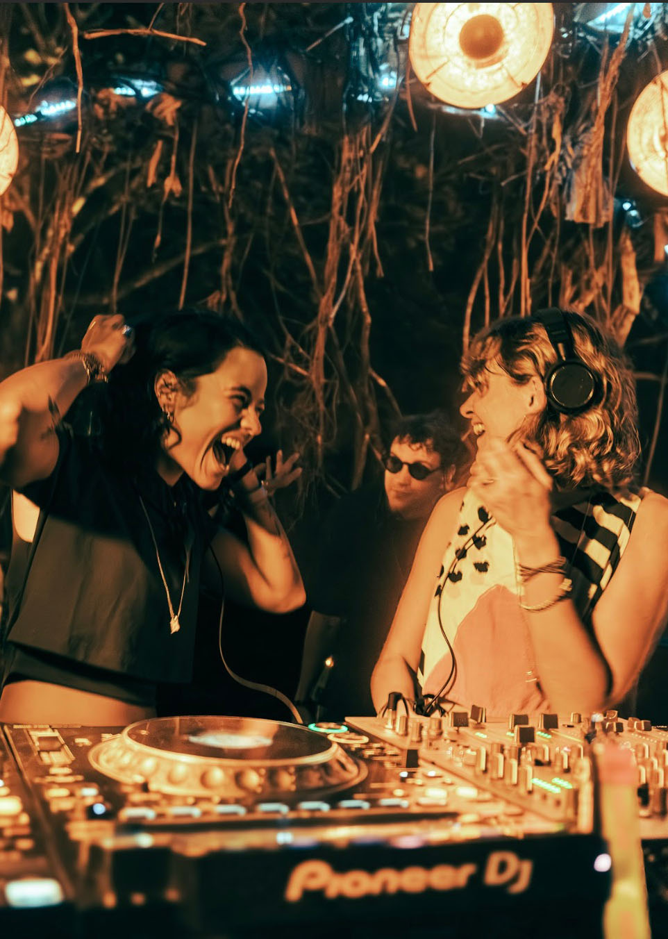 Live Photo Caleesi & Kreis Labryinto Festival Costa Rica