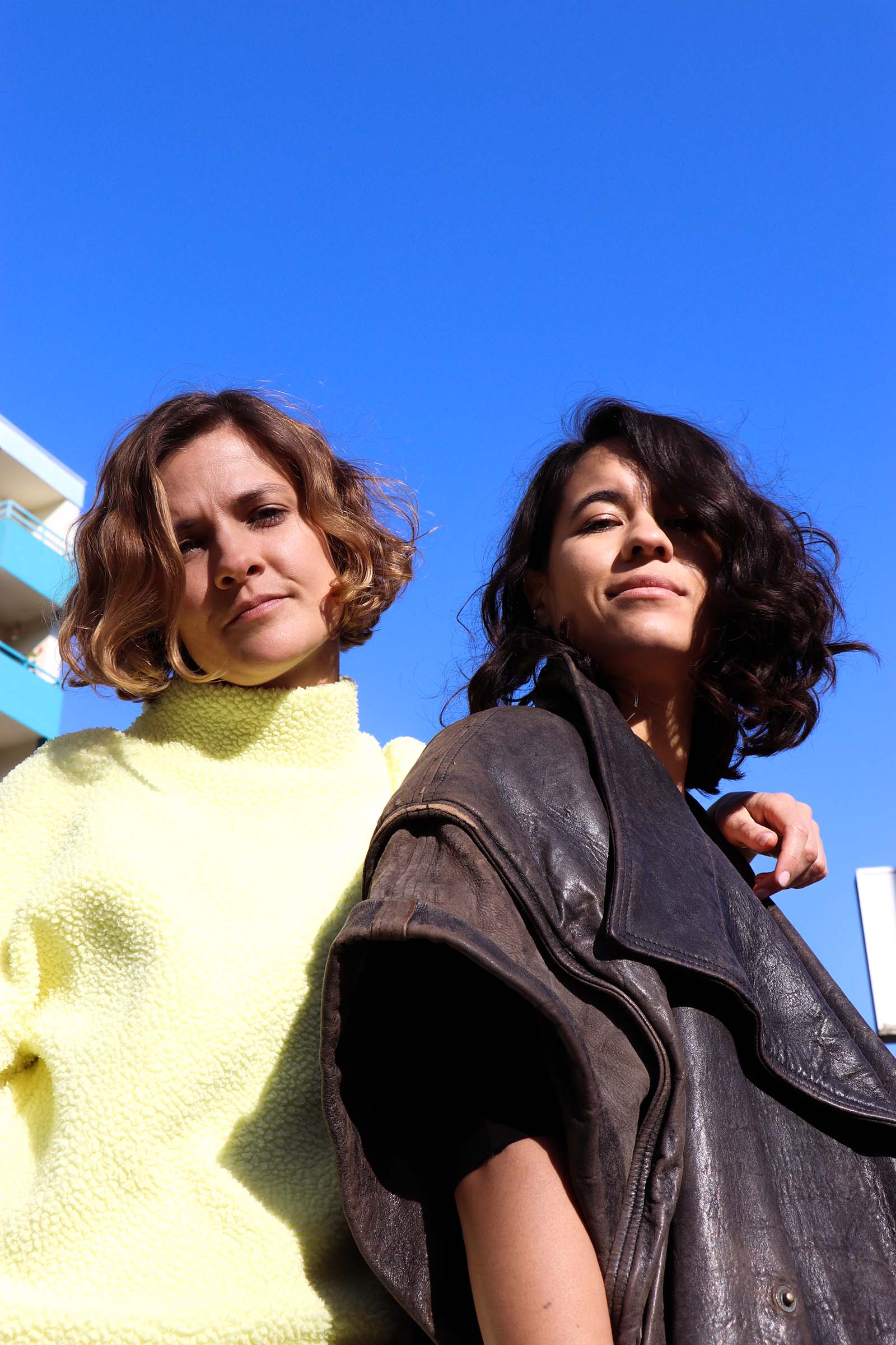 Caleesi & Kreis On Camera - Press Photo by Anthonia Mathia - Blue Sky Background Berlin